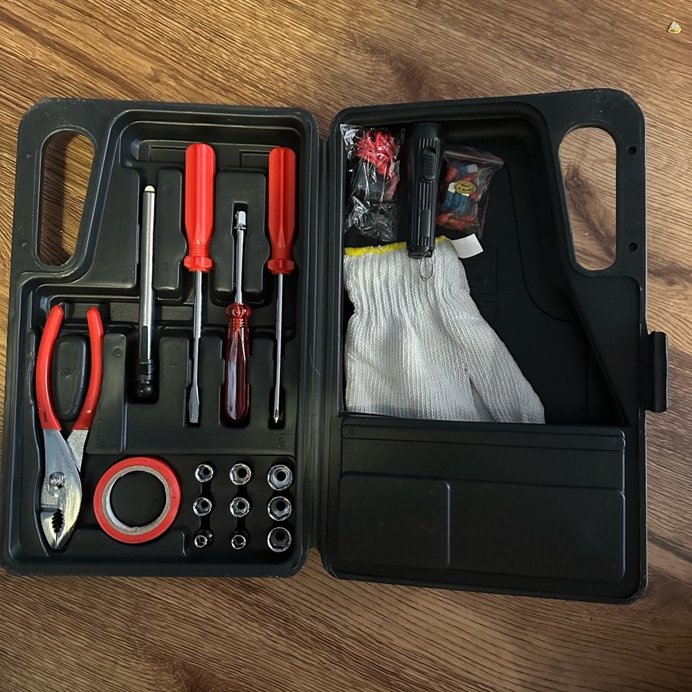 FixIt Tools Emergency Roadside Safety Kit
